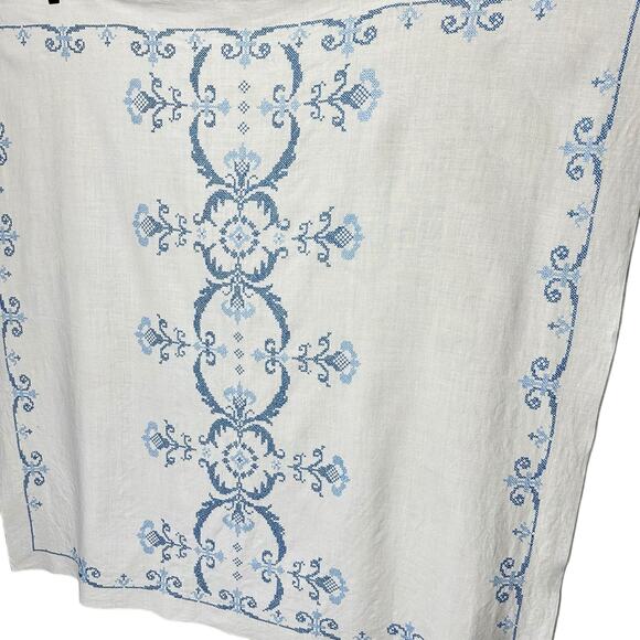 Vintage Hand Embroidered Cross Stitch Floral Tablecloth Square Linen Blue Cream - Picture 3 of 8